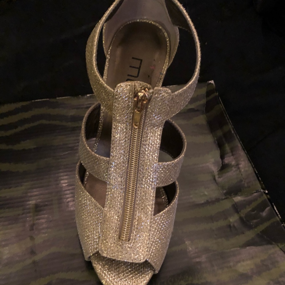 Heels - Picture 5 of 5